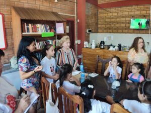 ¡Una quijotada! Supermercado Melissa destina un rincón de su patio de comidas para promover la lectura